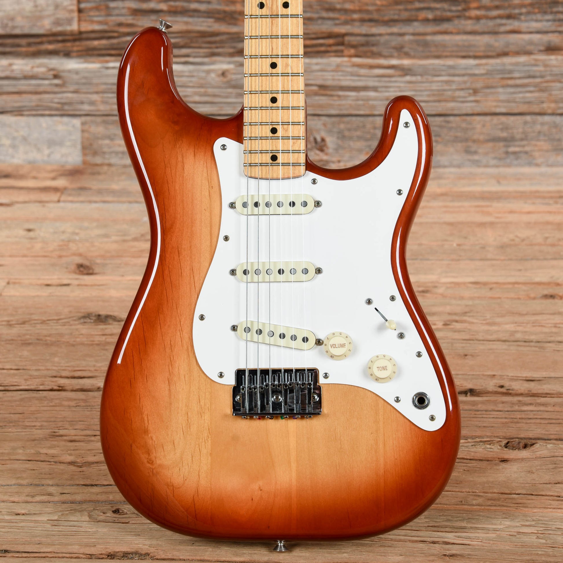 Fender 2-Knob Stratocaster Sienna Sunburst 1983 Electric Guitars / Solid Body