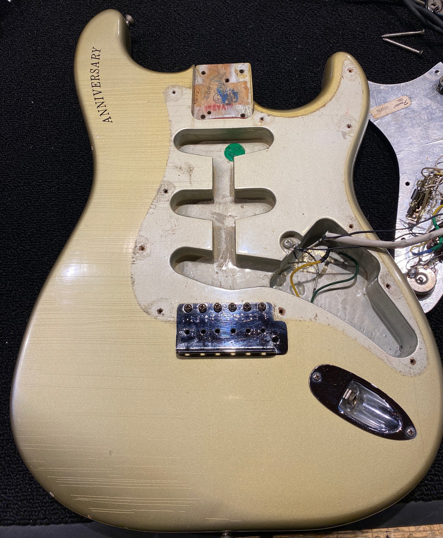 Fender 25th Anniversary Stratocaster Silver Metallic 1980 Electric Guitars / Solid Body