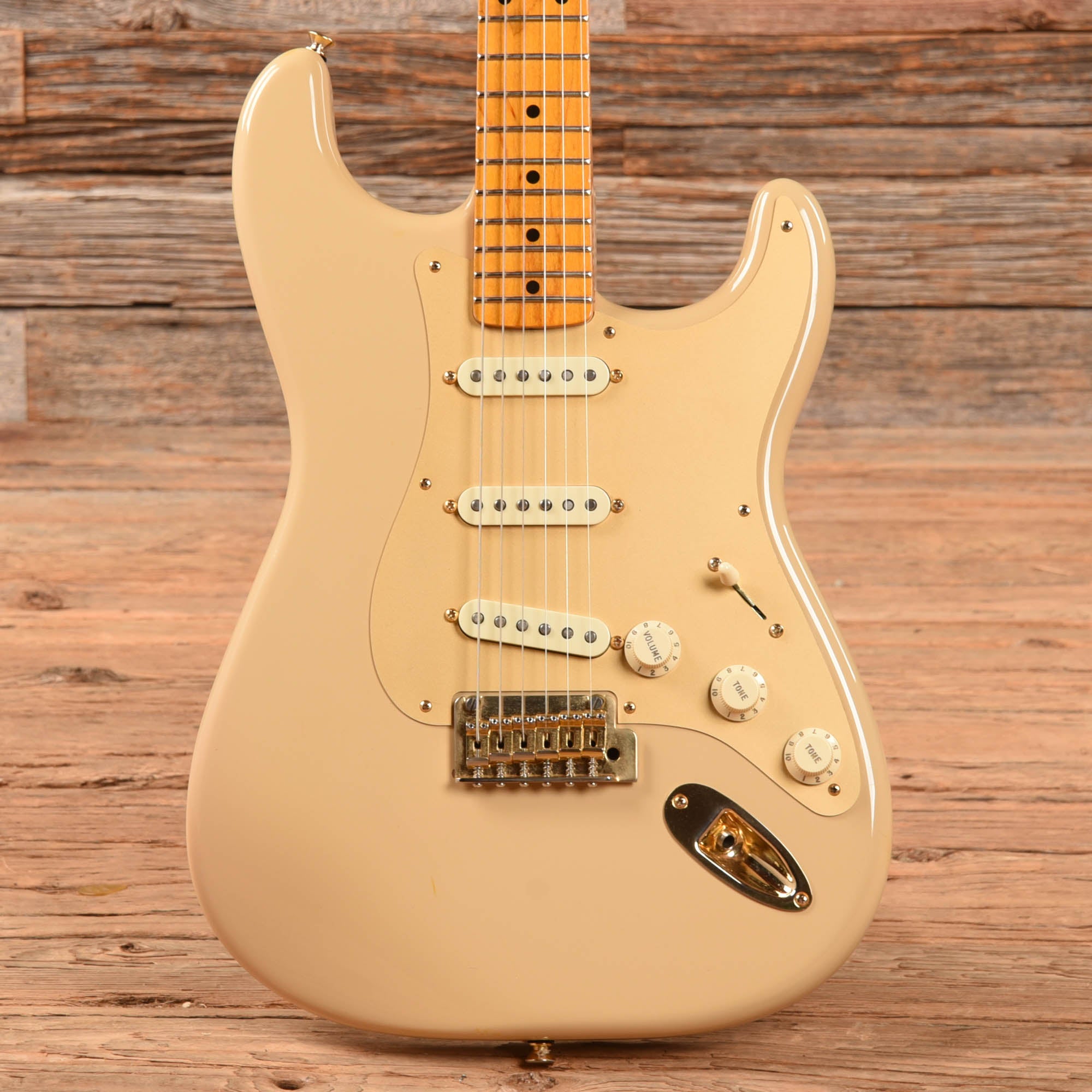 Fender 60th Anniversary Classic Player Stratocaster Desert Sand 2014 Electric Guitars / Solid Body