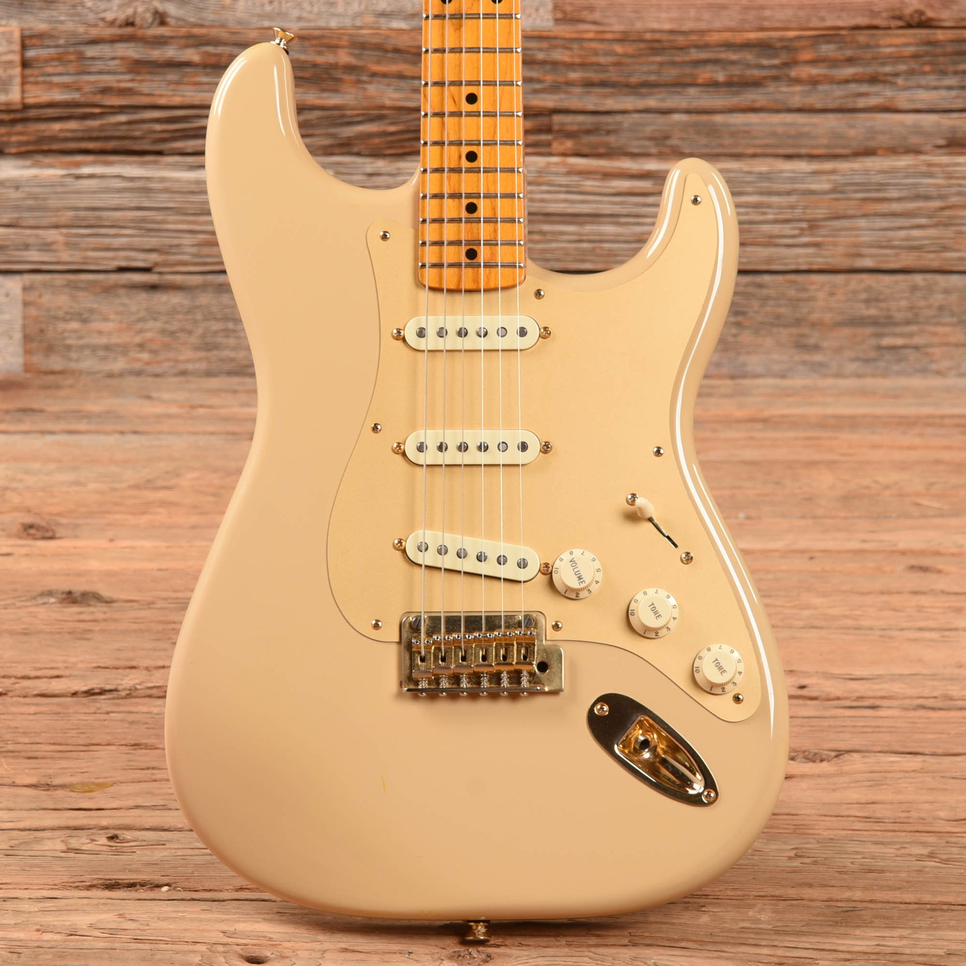 Fender 60th Anniversary Classic Player Stratocaster Desert Sand 2014 Electric Guitars / Solid Body