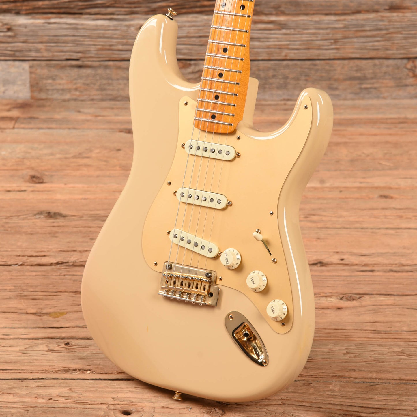 Fender 60th Anniversary Classic Player Stratocaster Desert Sand 2014 Electric Guitars / Solid Body