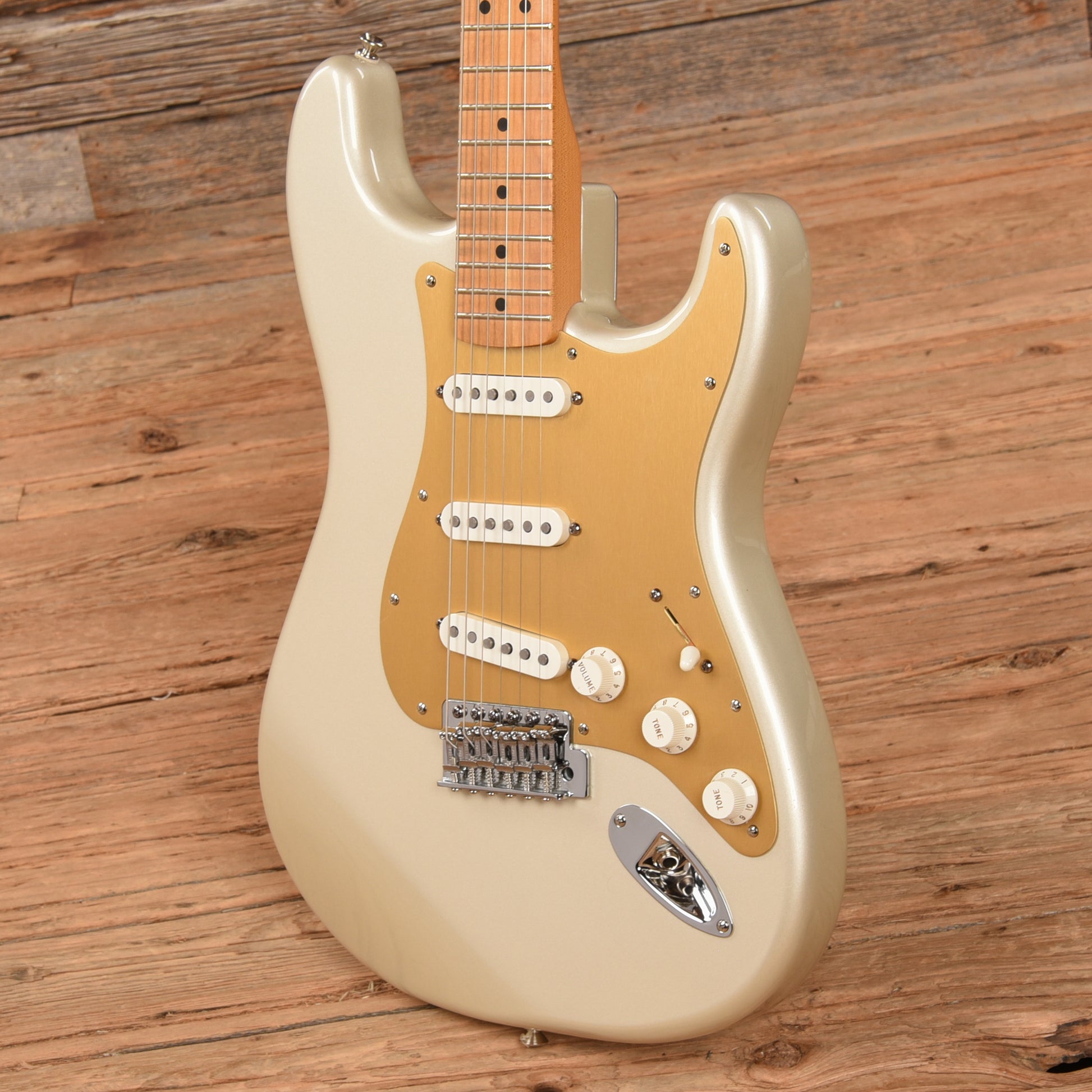 Fender 60th Anniversary Standard Strat Blizzard Pearl 2006 Electric Guitars / Solid Body