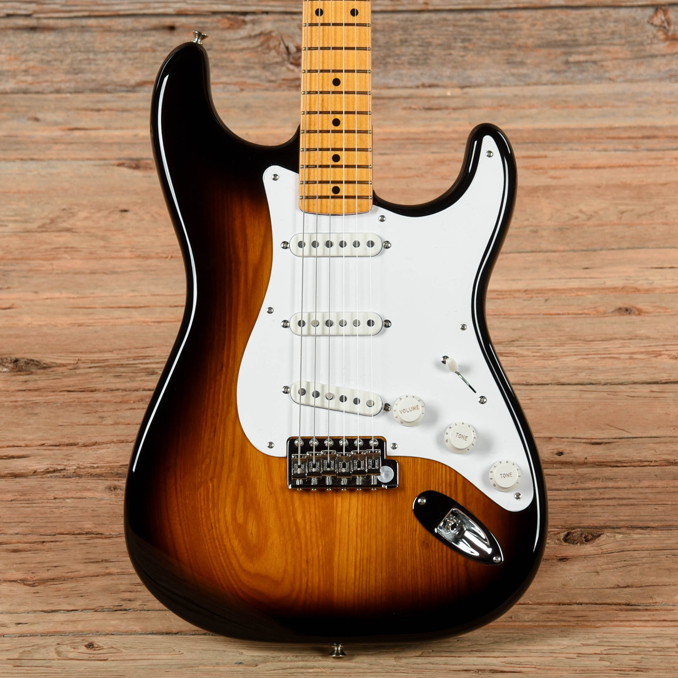 Fender 70th Anniversary American Vintage II '54 Stratocaster Sunburst 2024 Electric Guitars / Solid Body