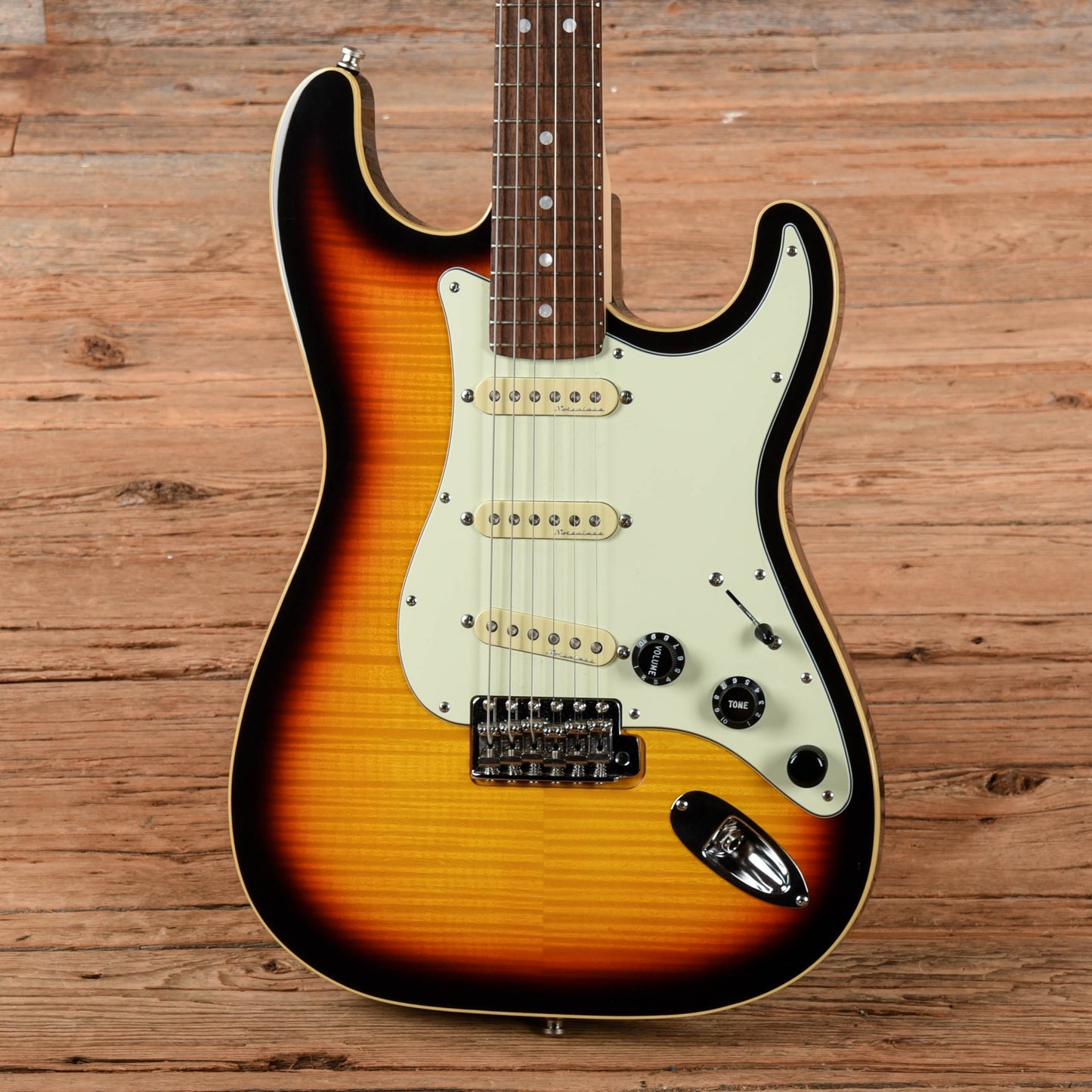 Fender Aerodyne Classic Stratocaster 3-Color Sunburst 2019 Electric Guitars / Solid Body