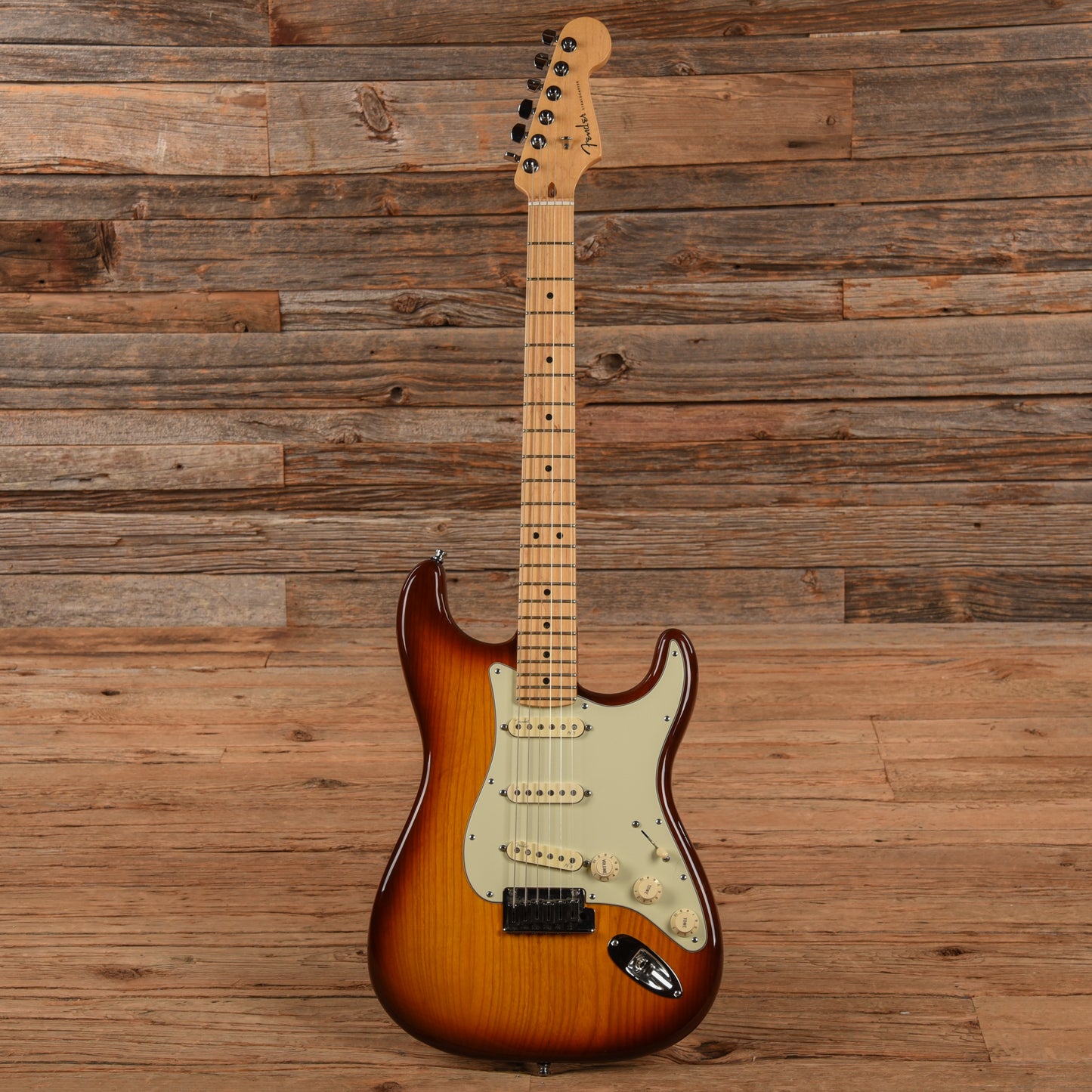 Fender American Deluxe Ash Stratocaster Sunburst 2014 Electric Guitars / Solid Body