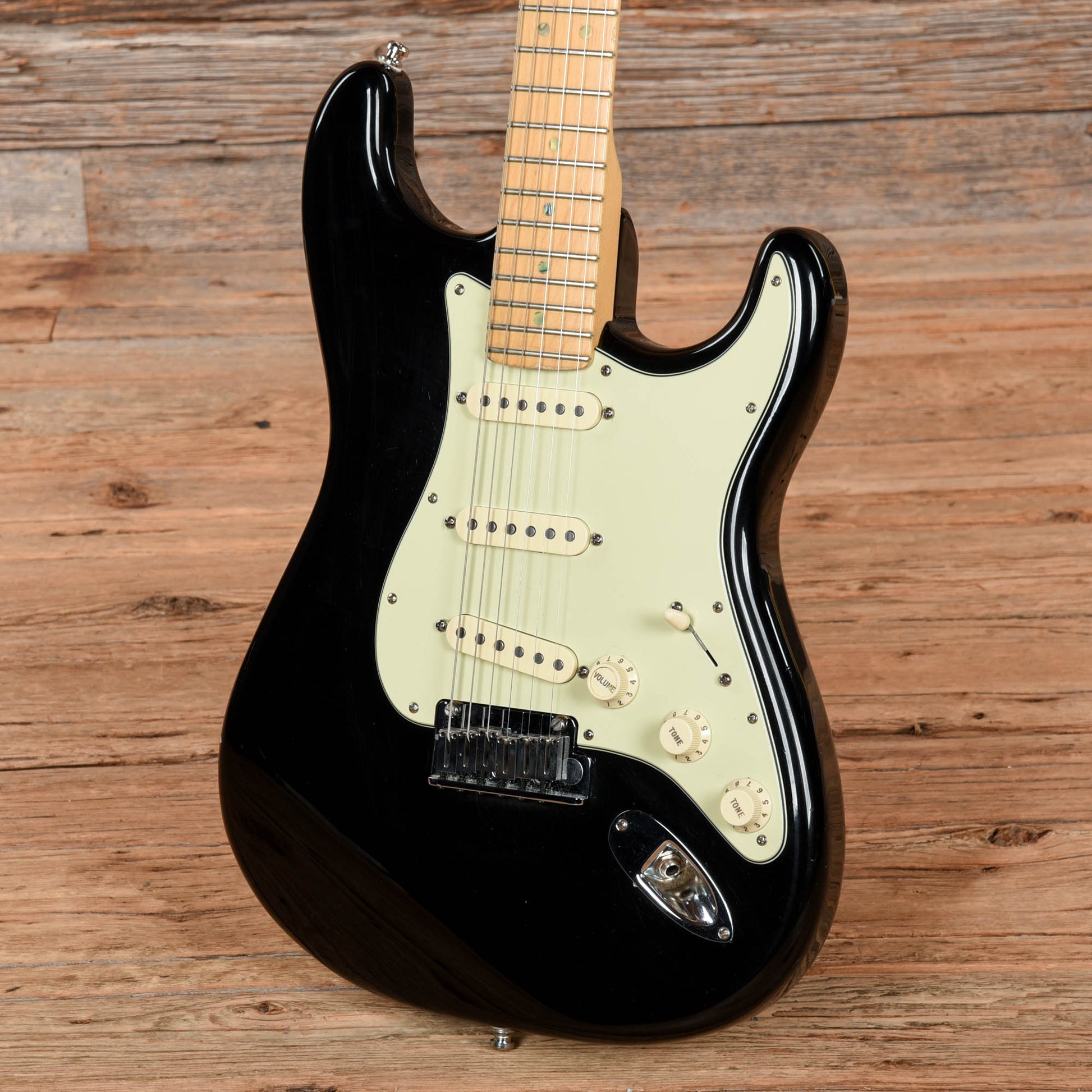 Fender American Deluxe Fat Stratocaster Black 2003 Electric Guitars / Solid Body