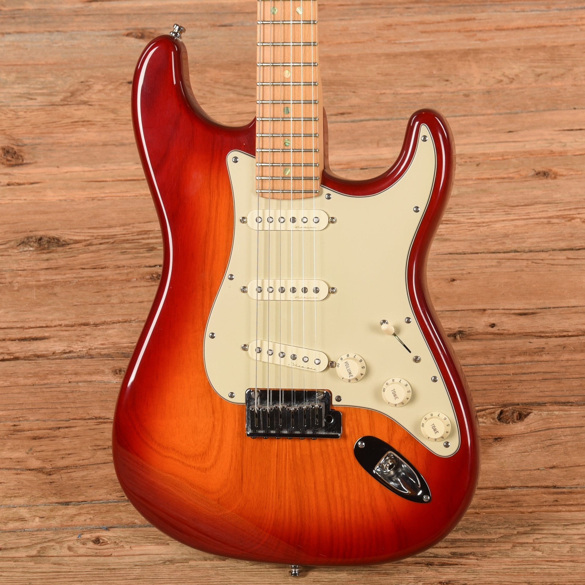 Fender American Deluxe Stratocaster Aged Cherry Burst 2002 Electric Guitars / Solid Body