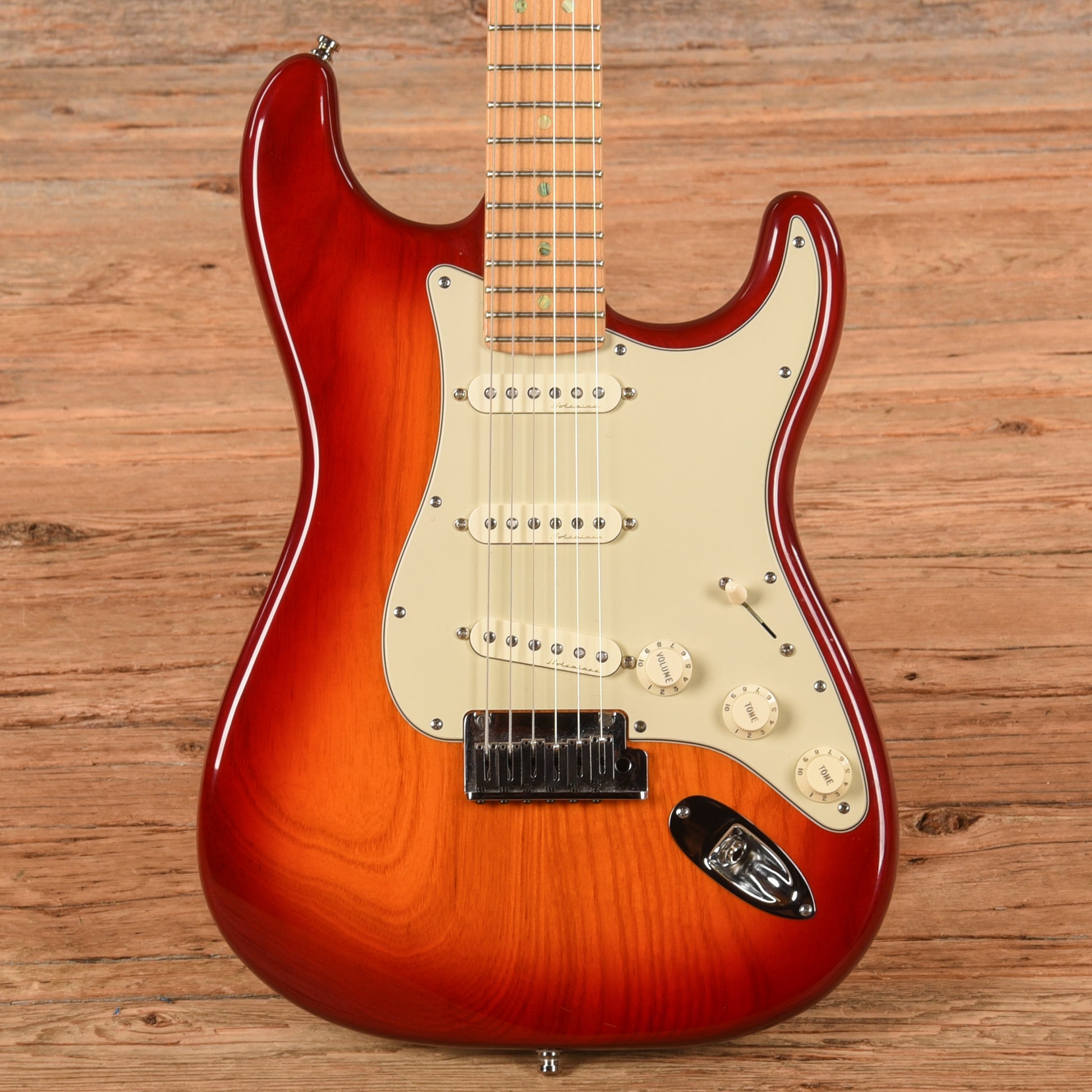 Fender American Deluxe Stratocaster Aged Cherry Burst 2002 Electric Guitars / Solid Body