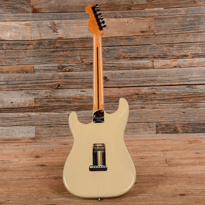 Fender American Deluxe Stratocaster Blonde 2008 Electric Guitars / Solid Body