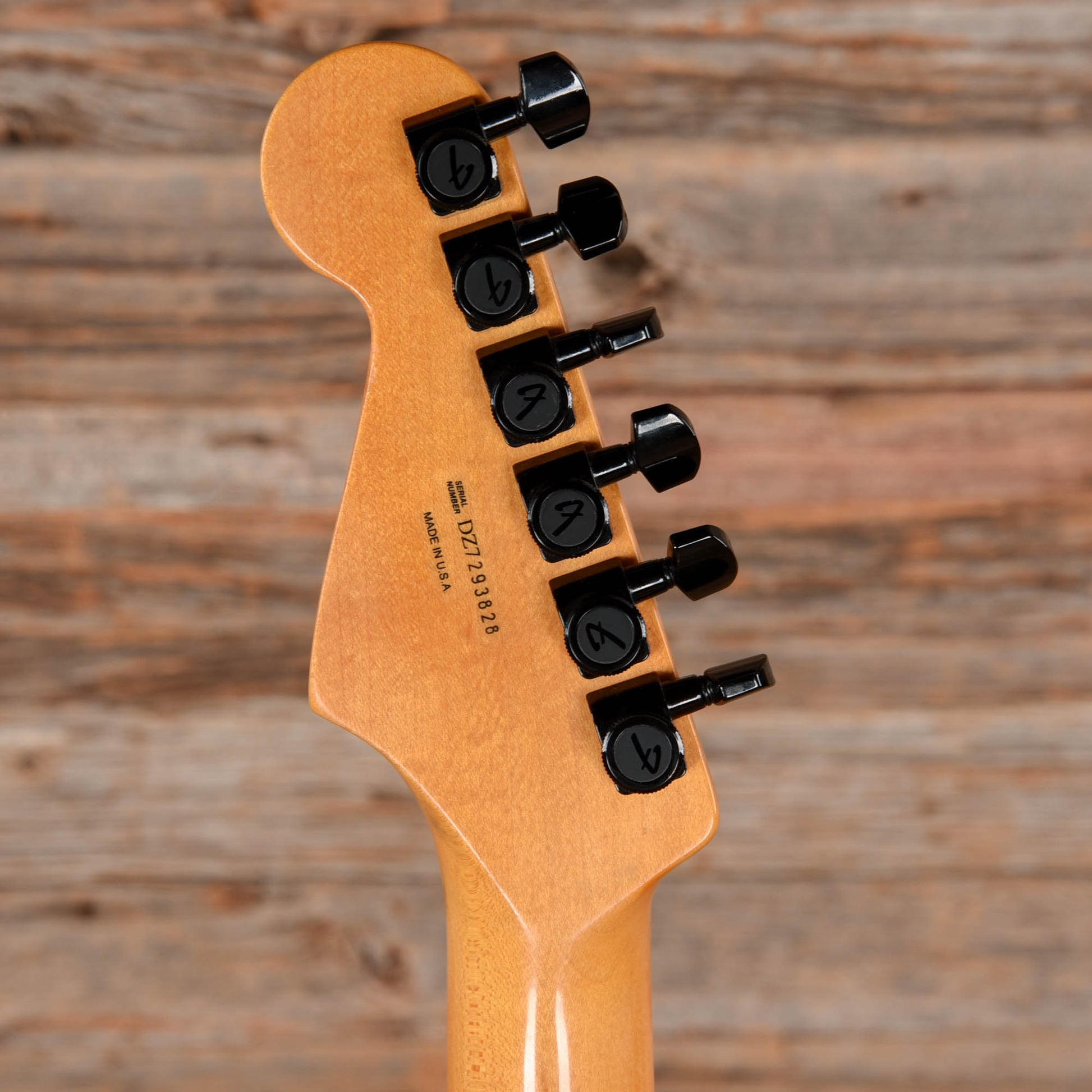Fender American Deluxe Stratocaster Blonde 2008 Electric Guitars / Solid Body