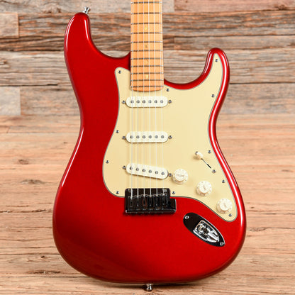 Fender American Deluxe Stratocaster Candy Apple Red 2004 Electric Guitars / Solid Body