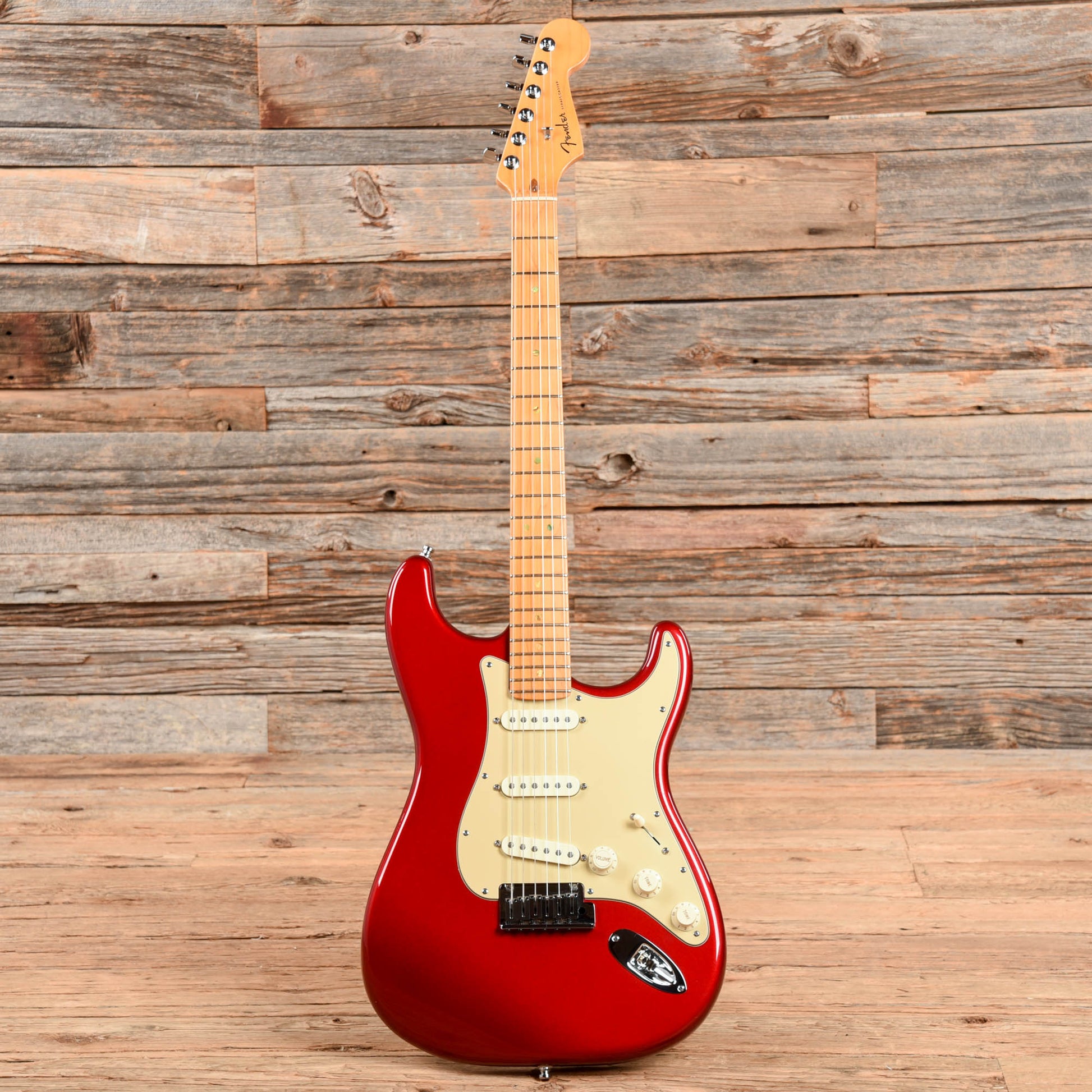 Fender American Deluxe Stratocaster Candy Apple Red 2004 Electric Guitars / Solid Body