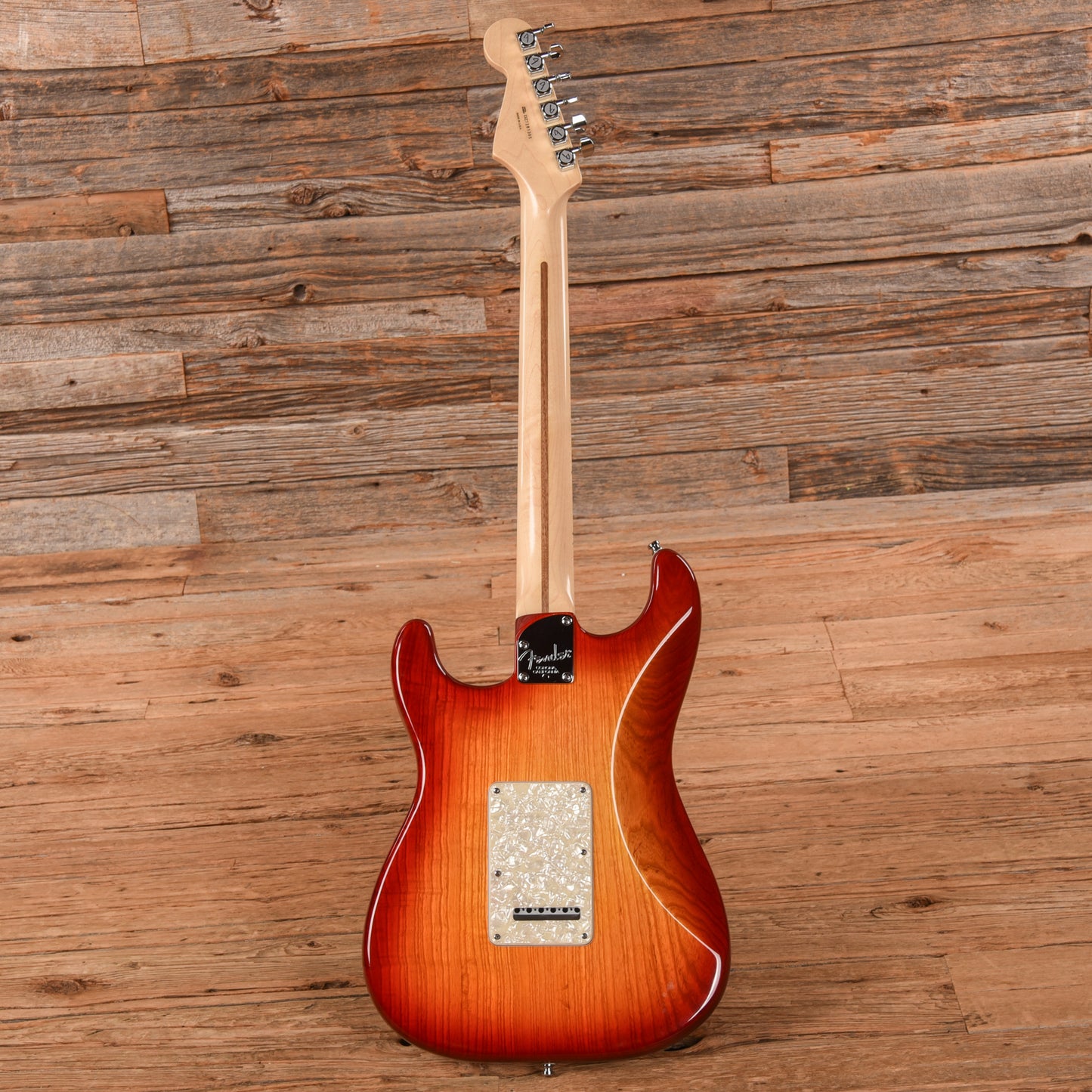 Fender American Deluxe Stratocaster Cherry Sunburst 2008 Electric Guitars / Solid Body