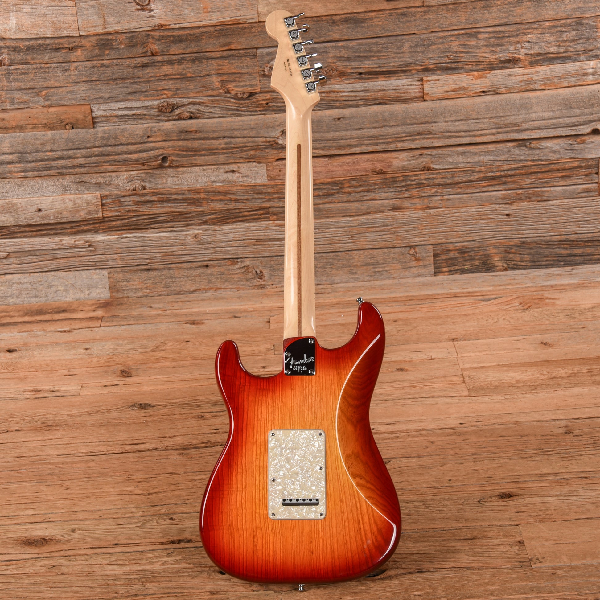 Fender American Deluxe Stratocaster Cherry Sunburst 2008 Electric Guitars / Solid Body