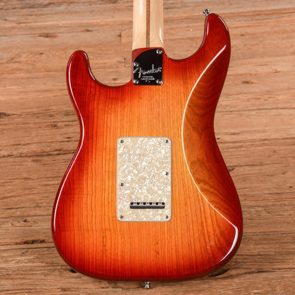 Fender American Deluxe Stratocaster Cherry Sunburst 2008 Electric Guitars / Solid Body