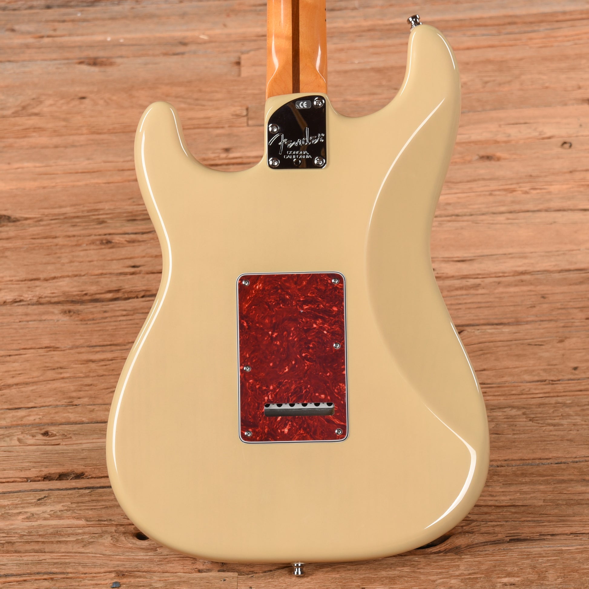 Fender American Deluxe Stratocaster Honey Blonde 2005 Electric Guitars / Solid Body