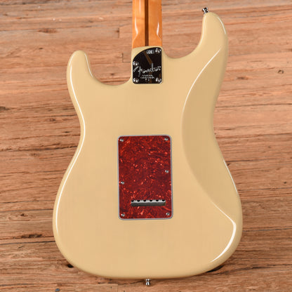 Fender American Deluxe Stratocaster Honey Blonde 2005 Electric Guitars / Solid Body