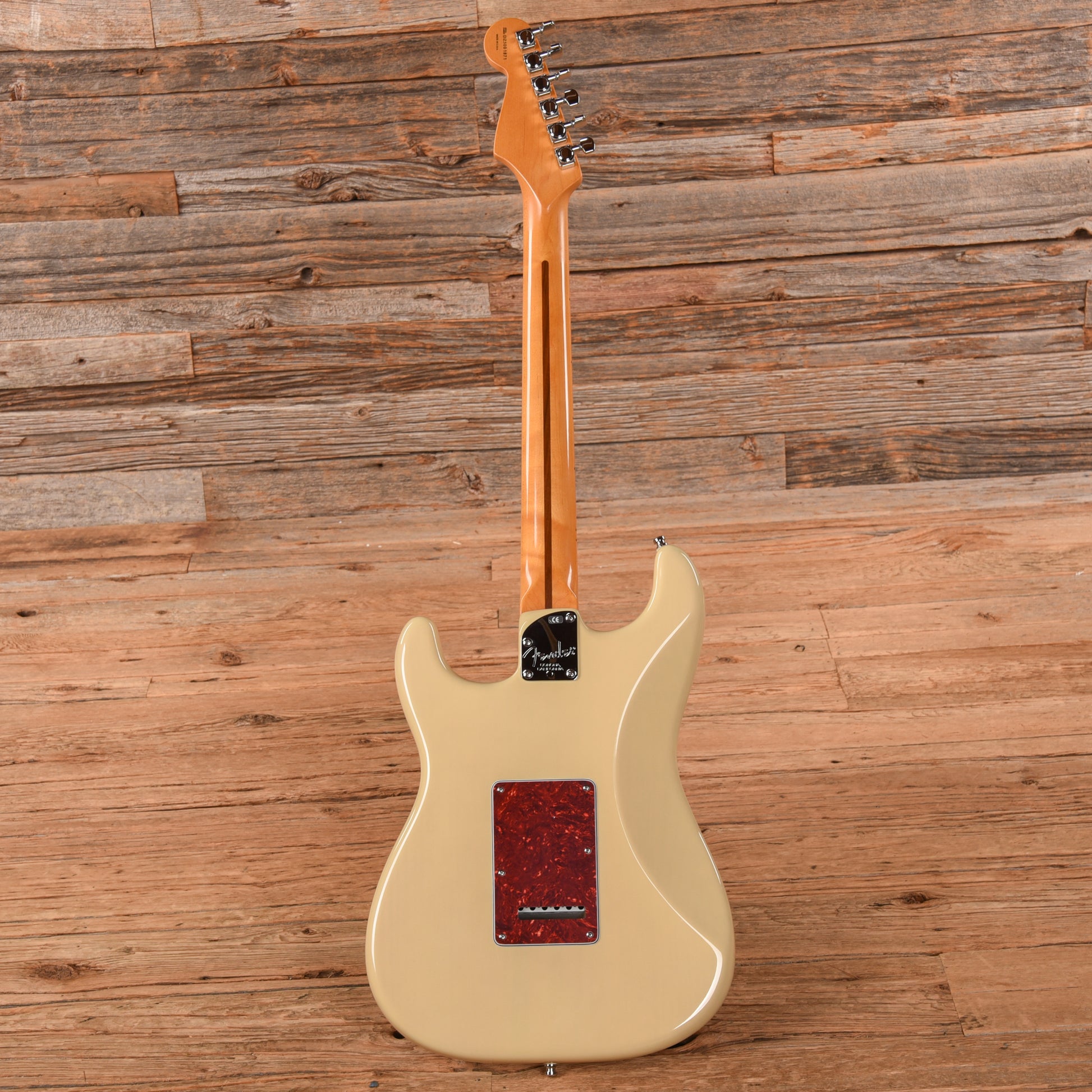 Fender American Deluxe Stratocaster Honey Blonde 2005 Electric Guitars / Solid Body