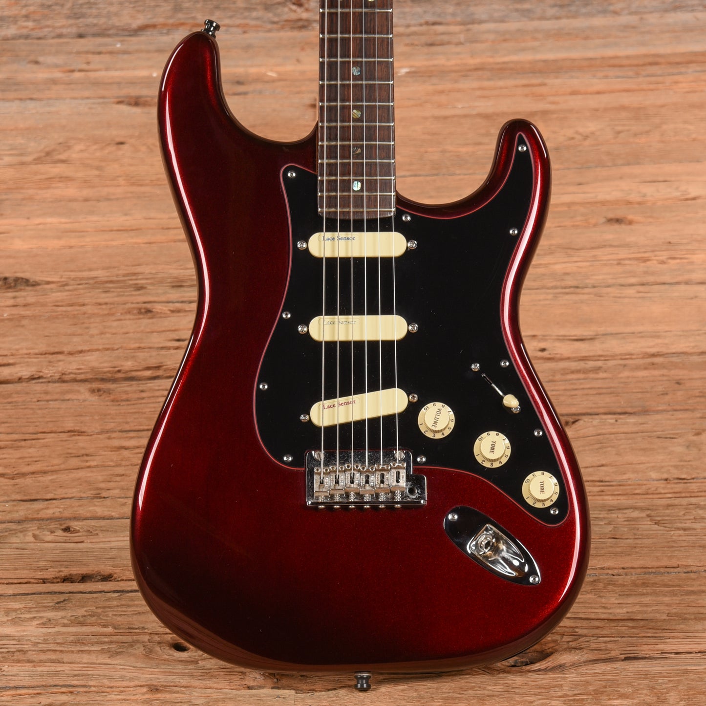 Fender American Deluxe Stratocaster Neck w/American Standard Strat Body Bordeaux Metallic Bordeaux Metallic 2002 Electric Guitars / Solid Body