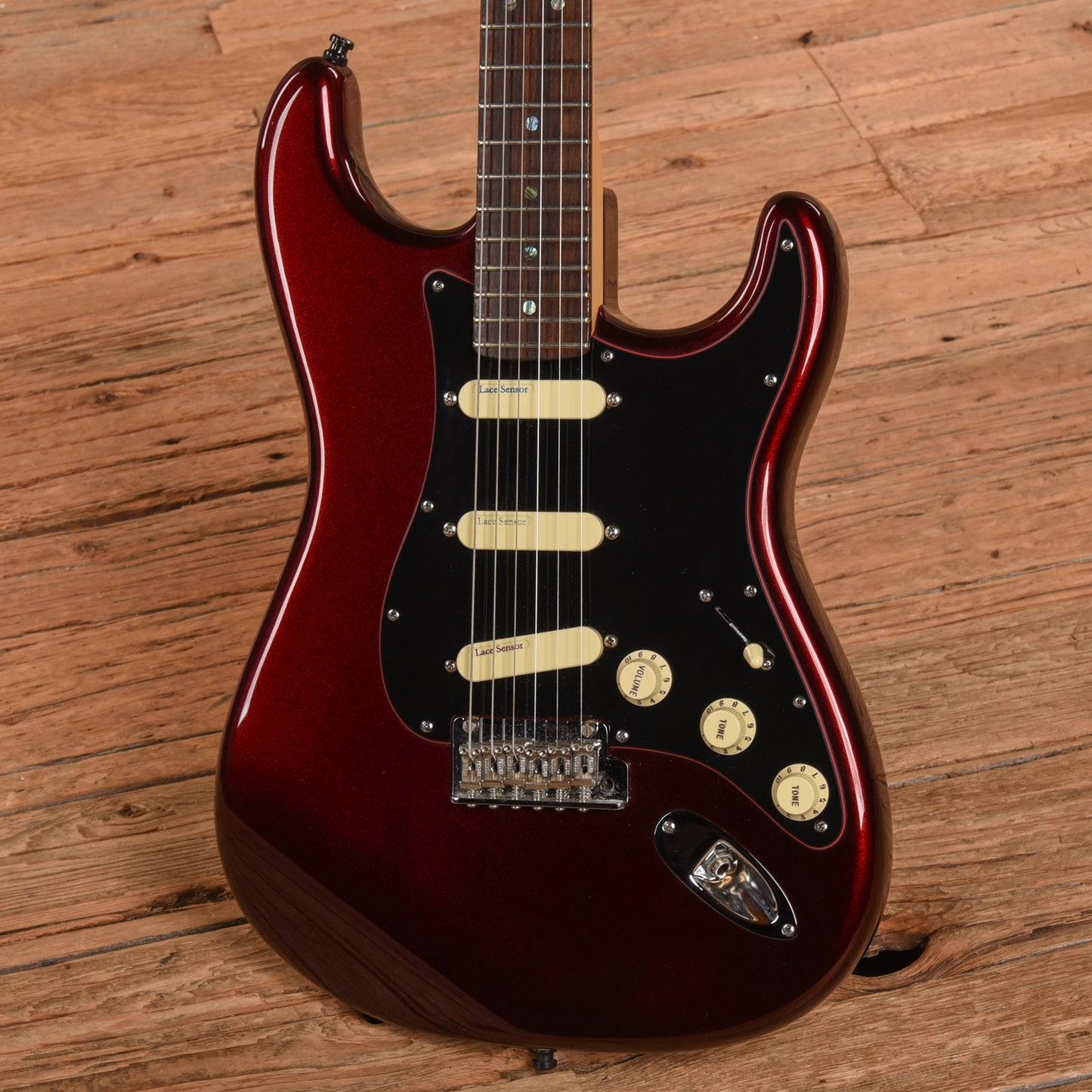 Fender American Deluxe Stratocaster Neck w/American Standard Strat Body Bordeaux Metallic Bordeaux Metallic 2002 Electric Guitars / Solid Body