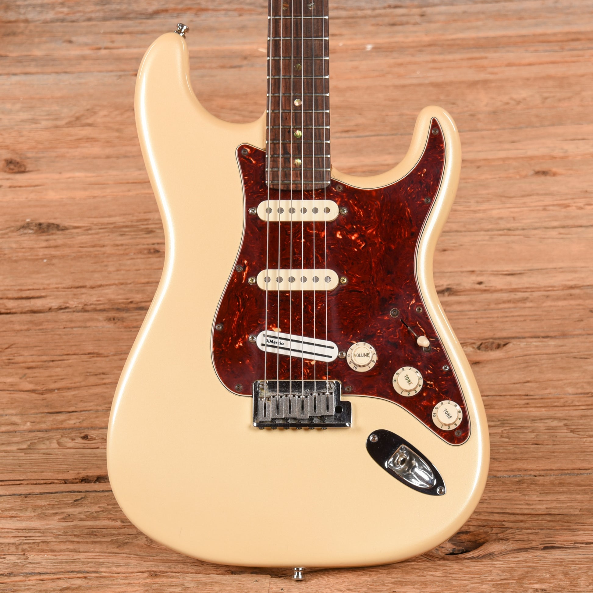 Fender American Deluxe Stratocaster Olympic Pearl 2006 Electric Guitars / Solid Body