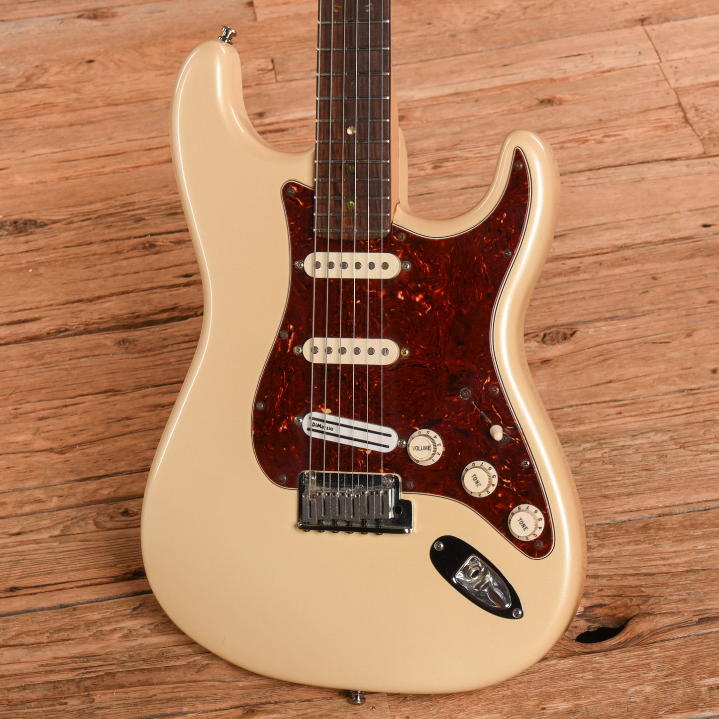 Fender American Deluxe Stratocaster Olympic Pearl 2006 Electric Guitars / Solid Body