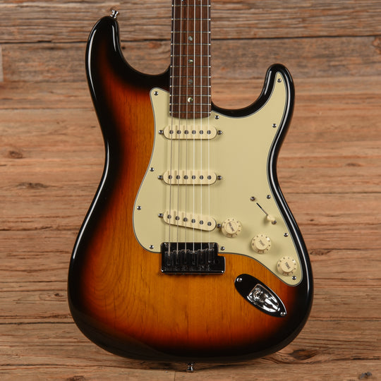 Fender American Deluxe Stratocaster Sunburst 2006 Electric Guitars / Solid Body