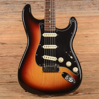 Fender American Deluxe Stratocaster Sunburst 2006 Electric Guitars / Solid Body