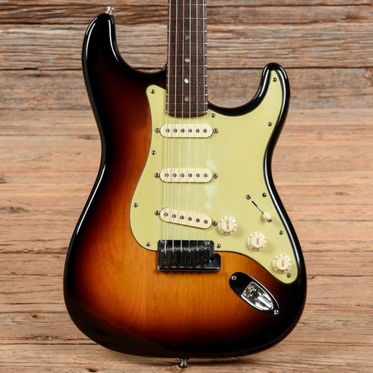 Fender American Deluxe Stratocaster Sunburst 2009 Electric Guitars / Solid Body