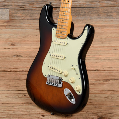 Fender American Deluxe Stratocaster Sunburst 2009 Electric Guitars / Solid Body