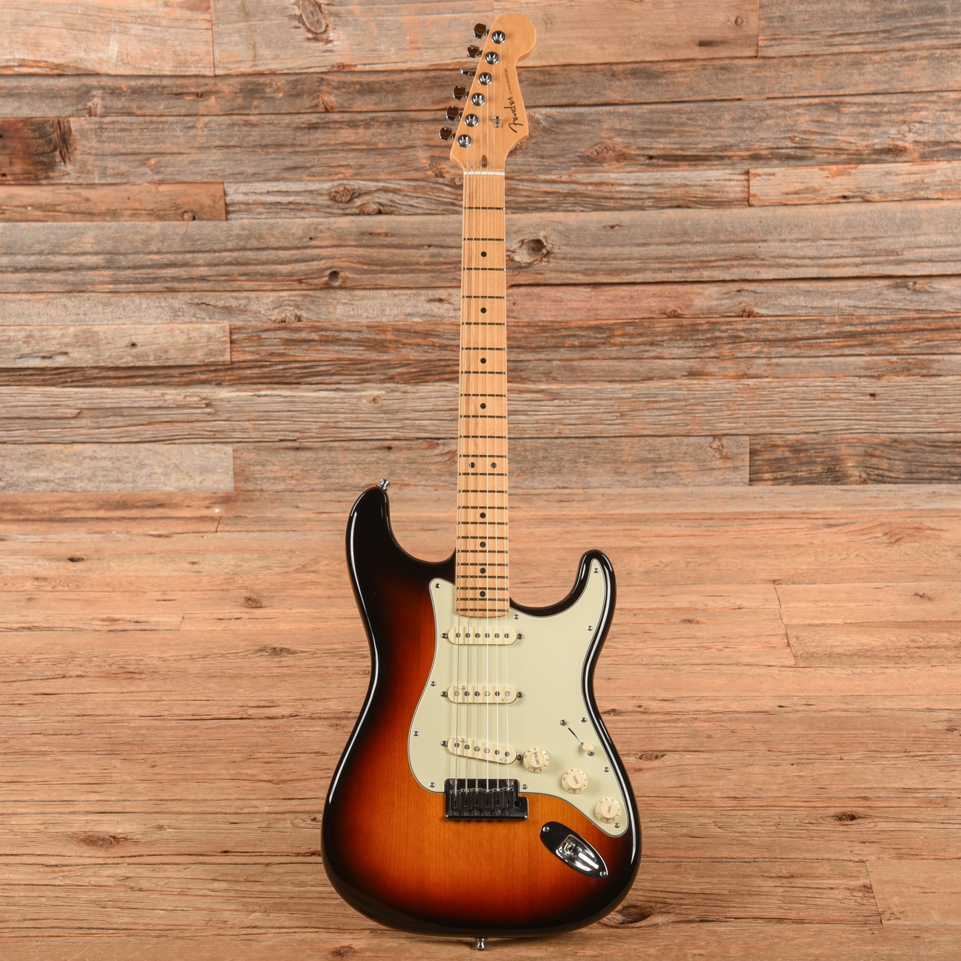 Fender American Deluxe Stratocaster Sunburst 2011 Electric Guitars / Solid Body