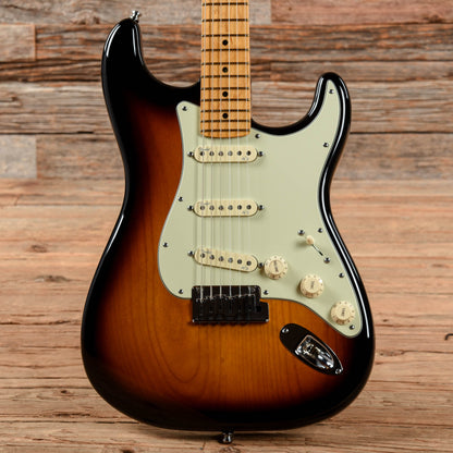 Fender American Deluxe Stratocaster Sunburst 2013 Electric Guitars / Solid Body
