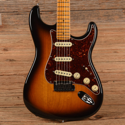 Fender American Deluxe Stratocaster V Neck Sunburst 2009 Electric Guitars / Solid Body