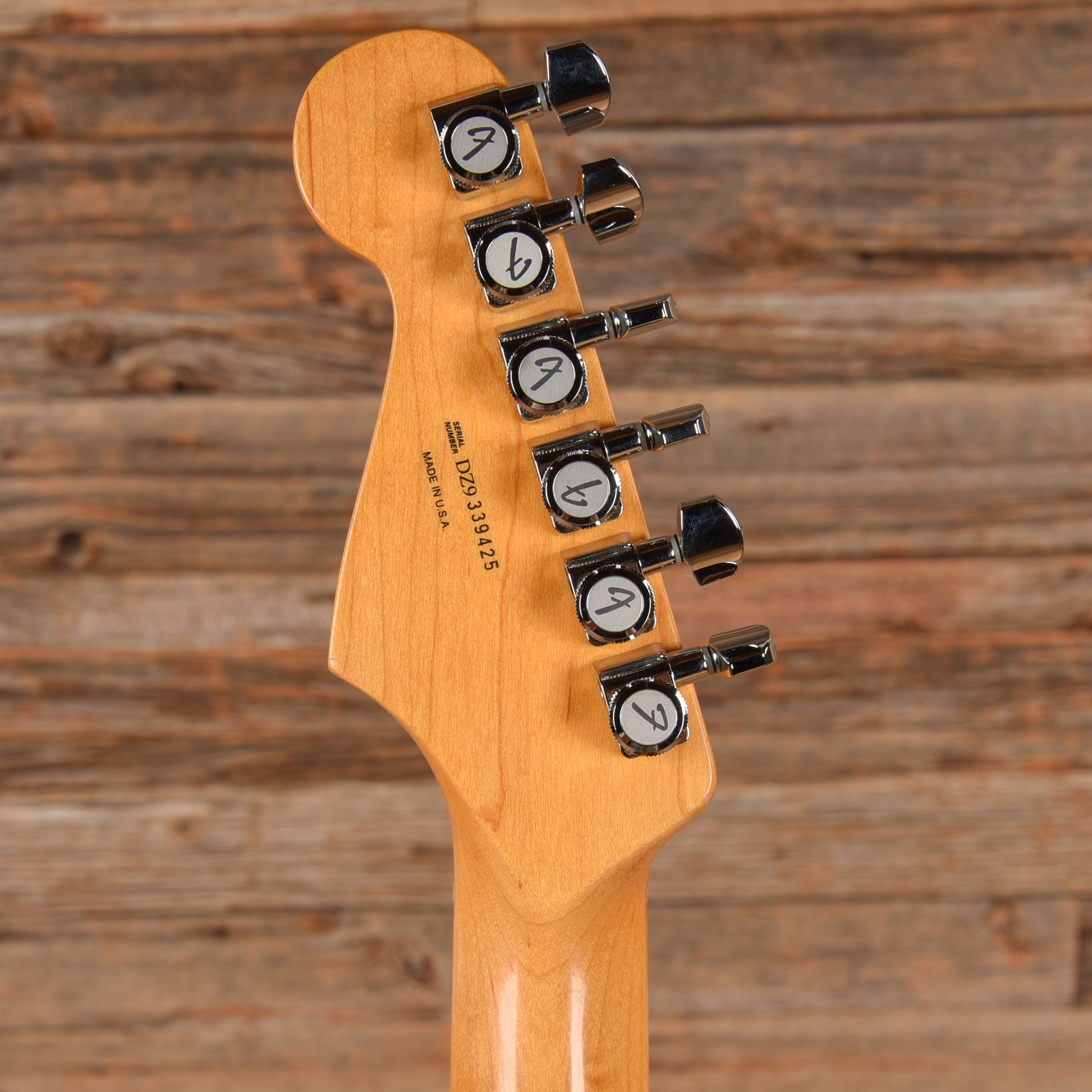 Fender American Deluxe Stratocaster V Neck Sunburst 2009 Electric Guitars / Solid Body
