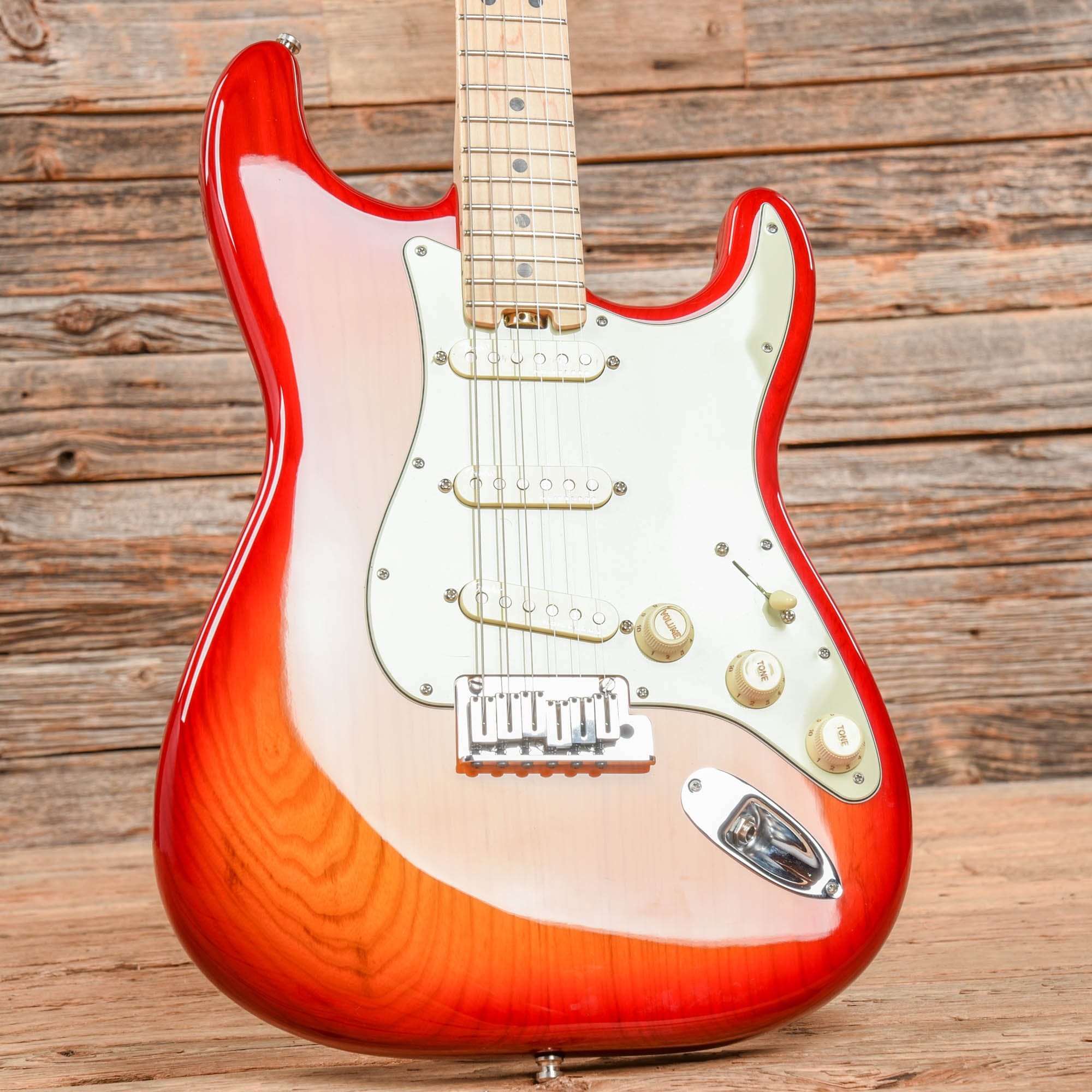Fender American Elite Stratocaster Aged Cherry Sunburst 2019 Chicago