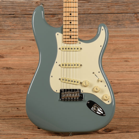 Fender American Professional Stratocaster Sonic Gray 2017 Electric Guitars / Solid Body