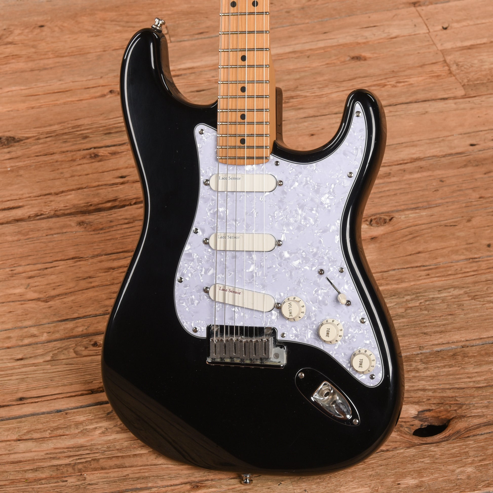 Fender American Series Stratocaster Black 2004 Electric Guitars / Solid Body