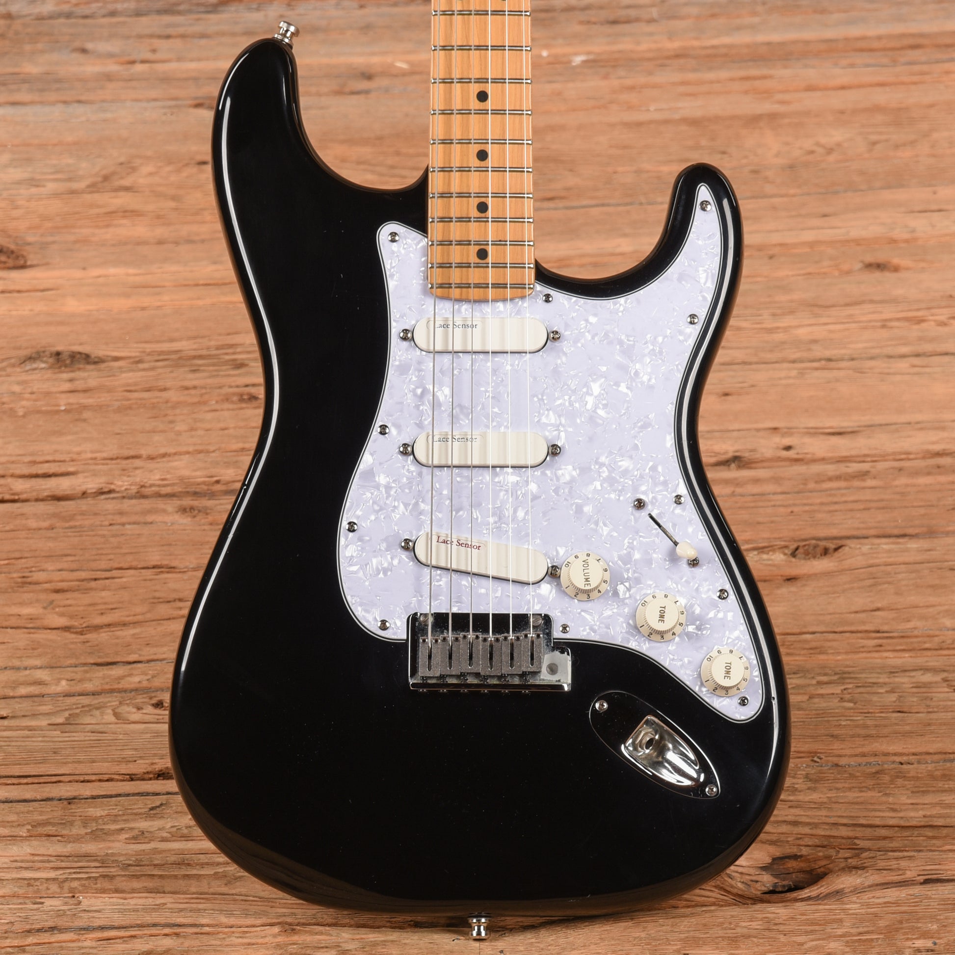 Fender American Series Stratocaster Black 2004 Electric Guitars / Solid Body