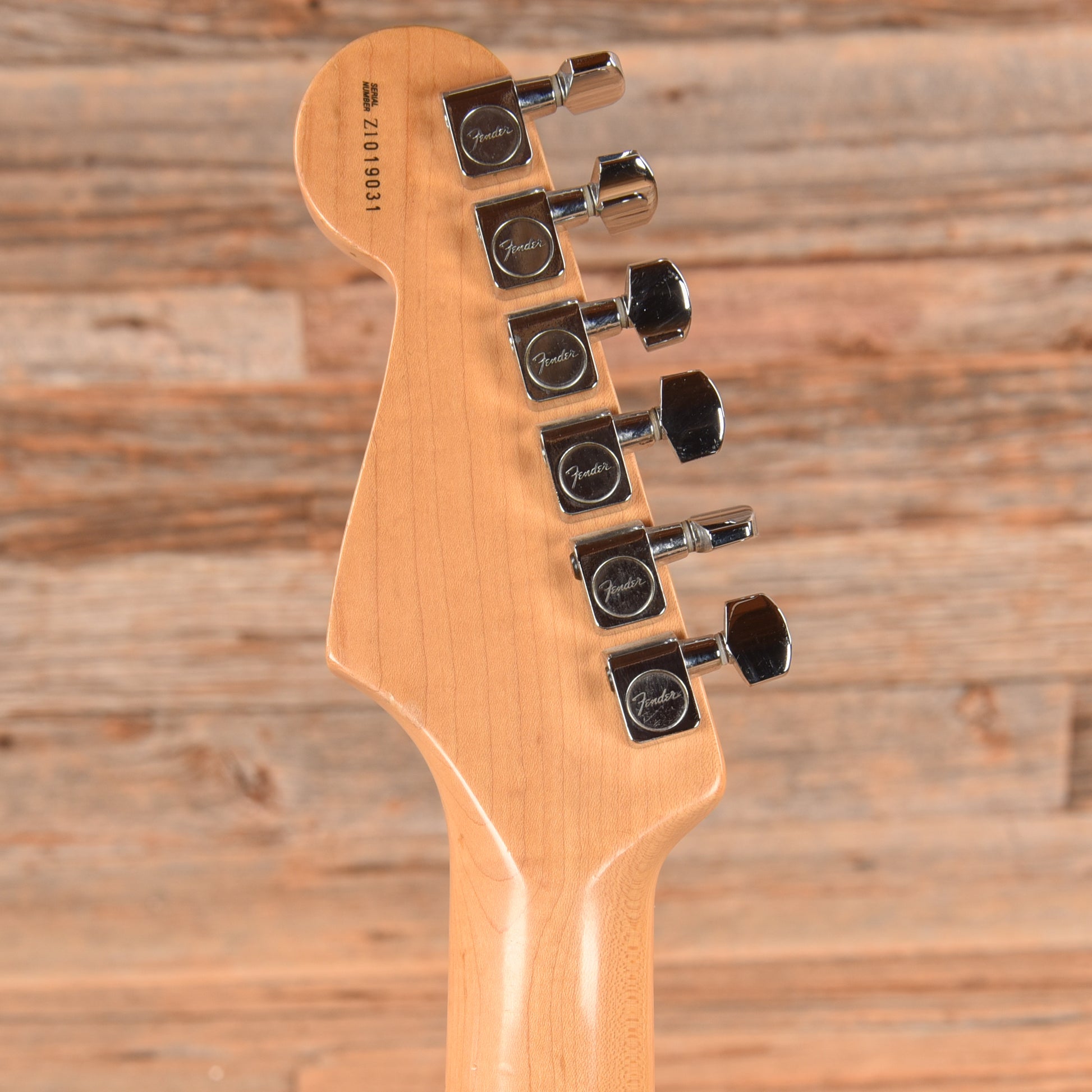 Fender American Series Stratocaster Sunburst 2001 Electric Guitars / Solid Body