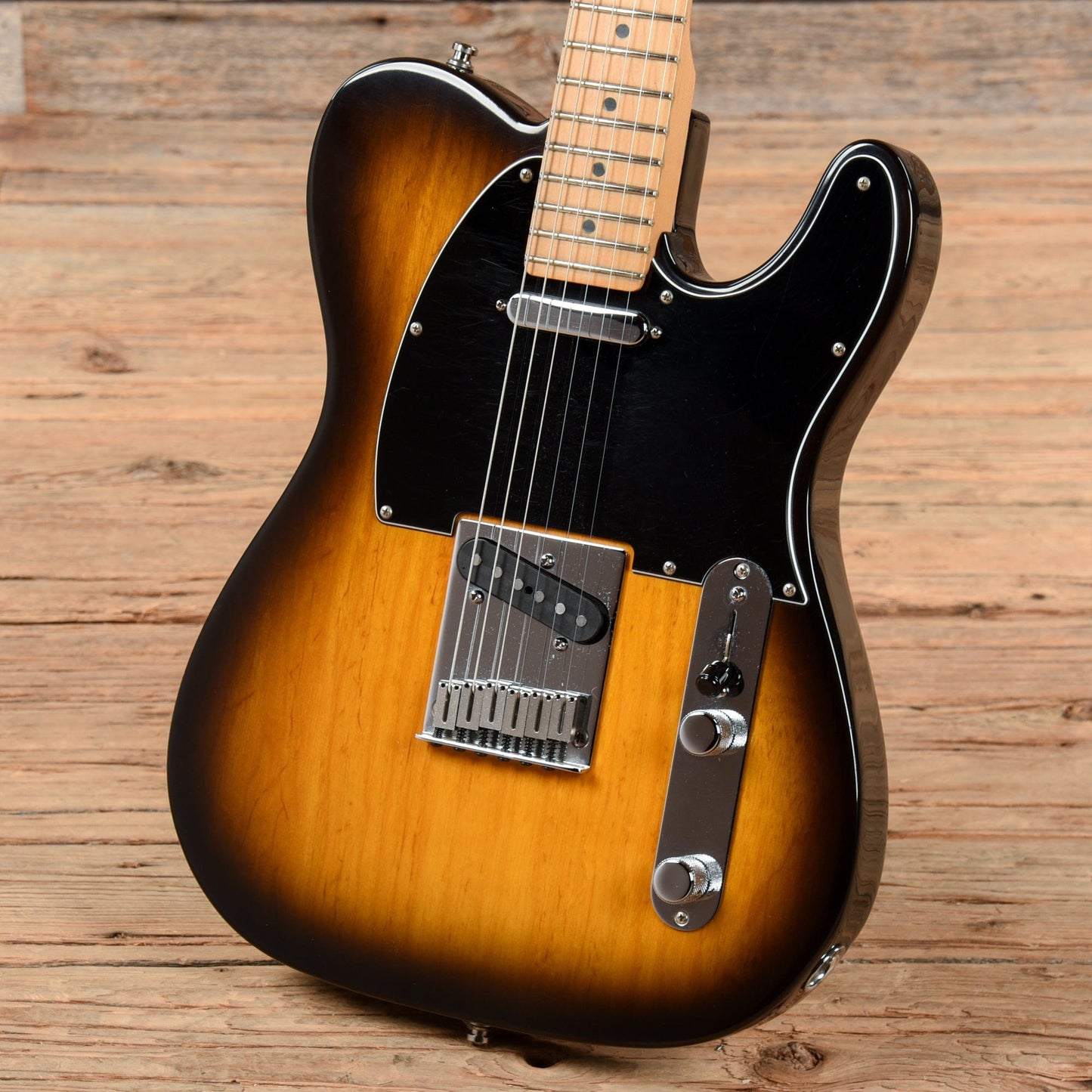 Fender American Series Telecaster Sunburst 2002 Electric Guitars / Solid Body