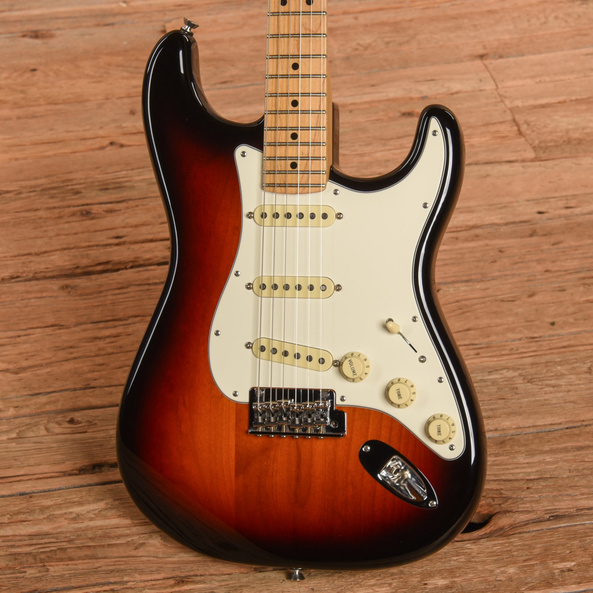 Fender American Standard Stratocaster 3-Color Sunburst 2016 Electric Guitars / Solid Body