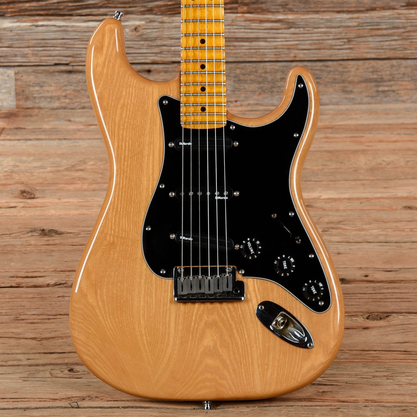 Fender American Standard Stratocaster Natural 2000 Electric Guitars / Solid Body