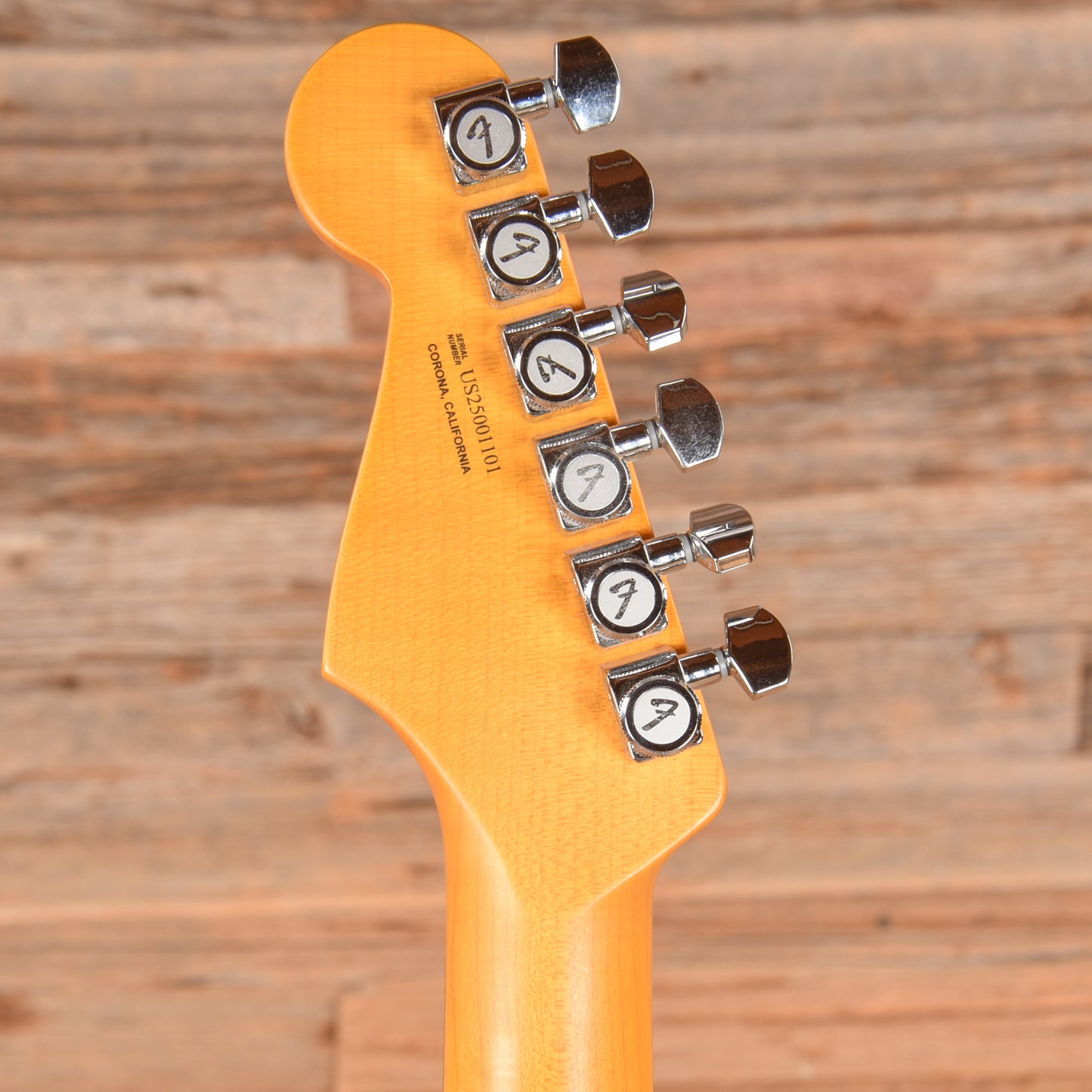 Fender American Ultra Luxe Vintage '60s Stratocaster Ice Blue Metallic 2025 Electric Guitars / Solid Body