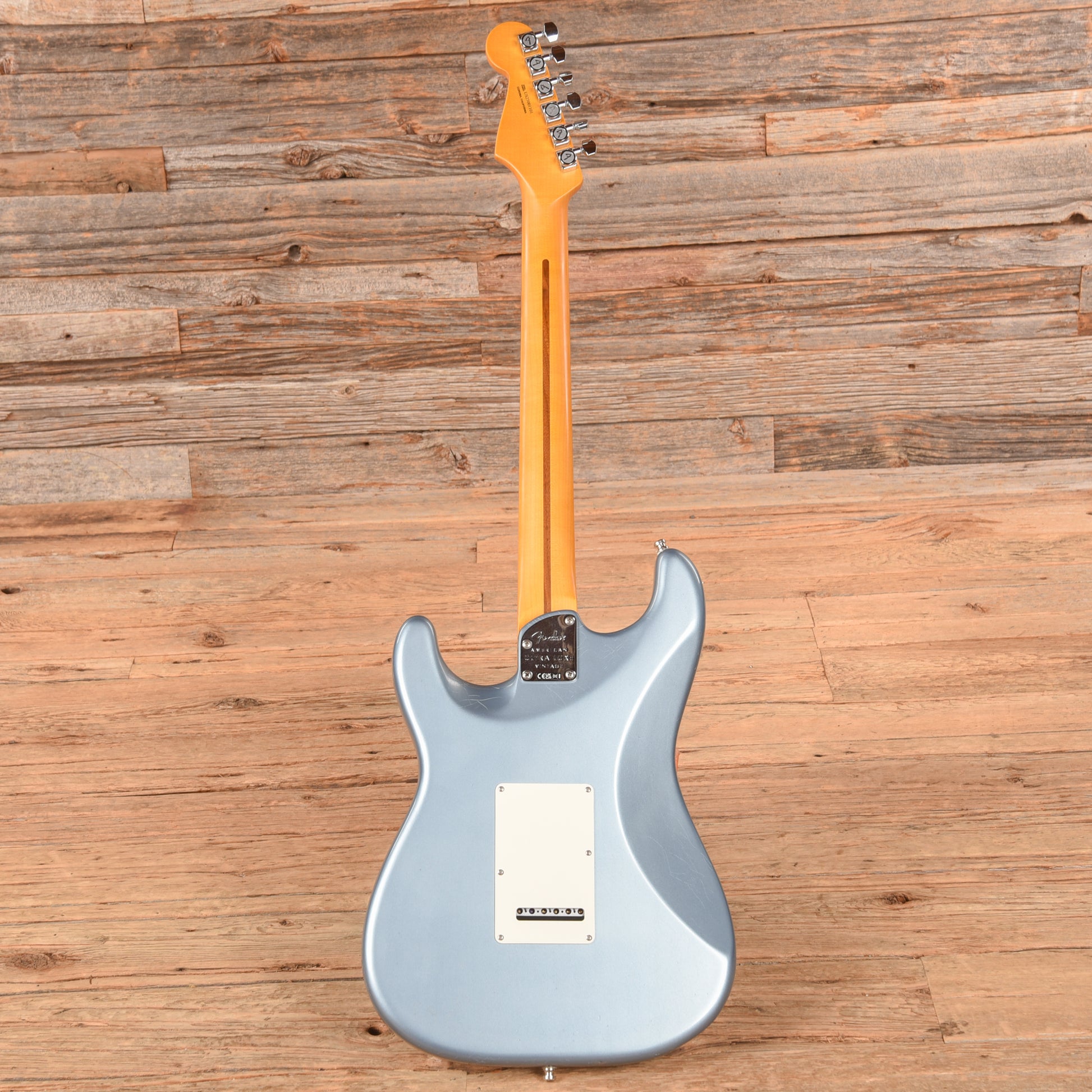 Fender American Ultra Luxe Vintage '60s Stratocaster Ice Blue Metallic 2025 Electric Guitars / Solid Body