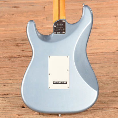 Fender American Ultra Luxe Vintage '60s Stratocaster Ice Blue Metallic 2025 Electric Guitars / Solid Body