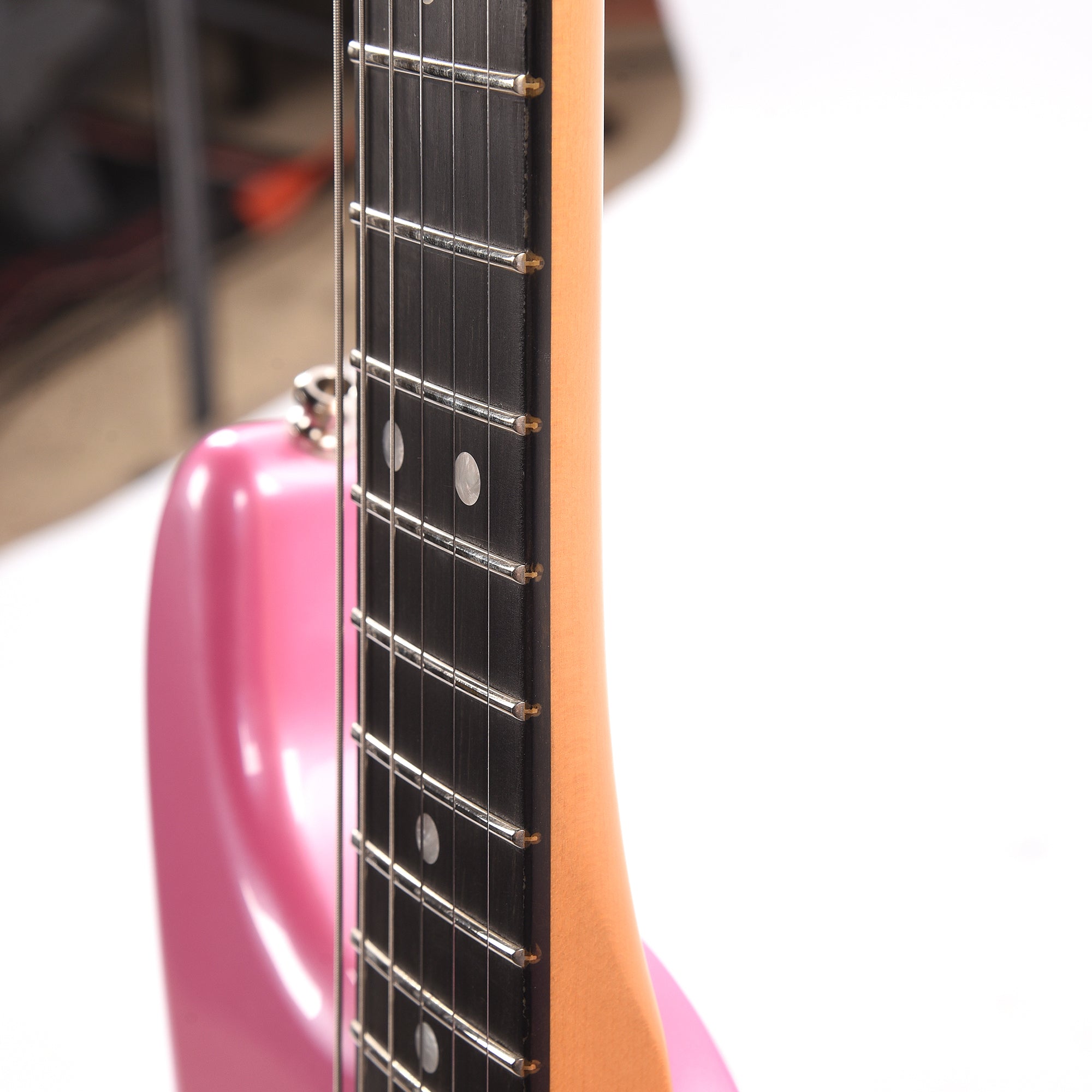 Fender American Ultra Stratocaster Bubble Gum Metallic w/Ebony Fingerboard & Anodized Black Pickguard Electric Guitars / Solid Body