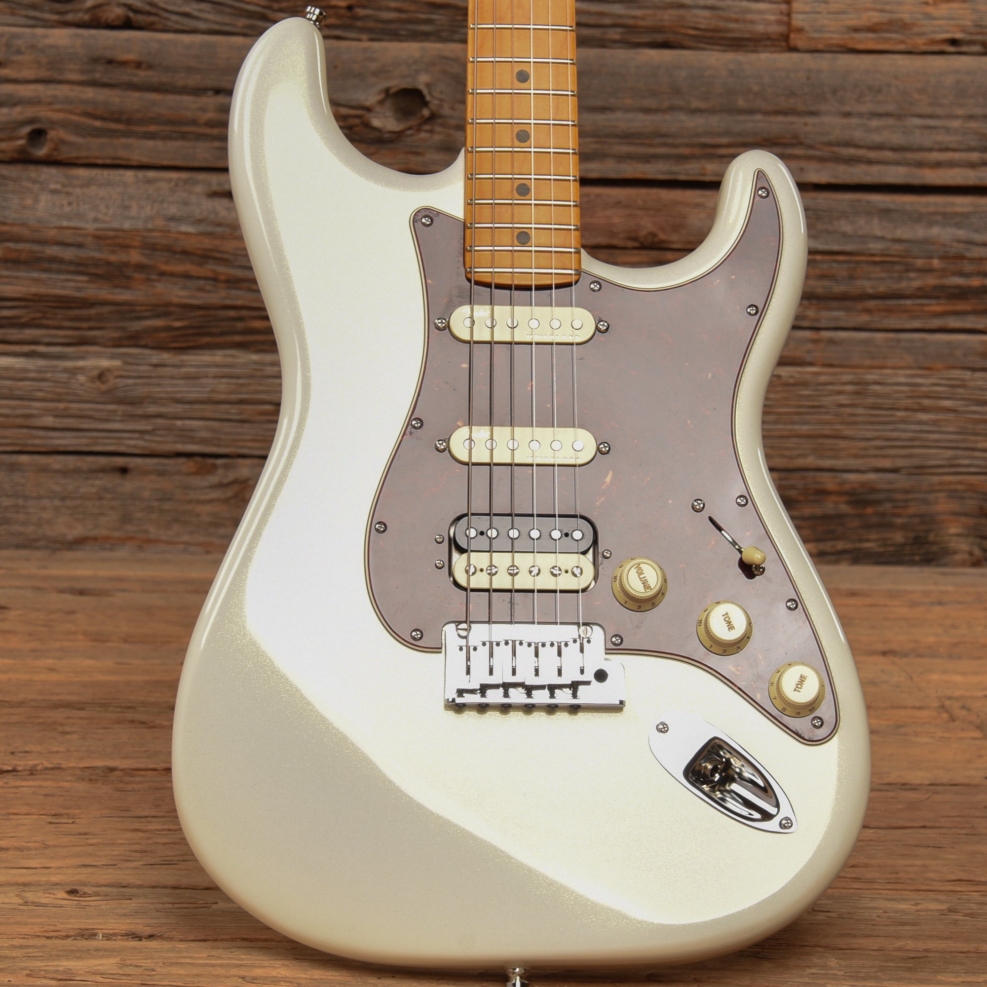 Fender American Ultra Stratocaster HSS Arctic Pearl 2019 Electric Guitars / Solid Body
