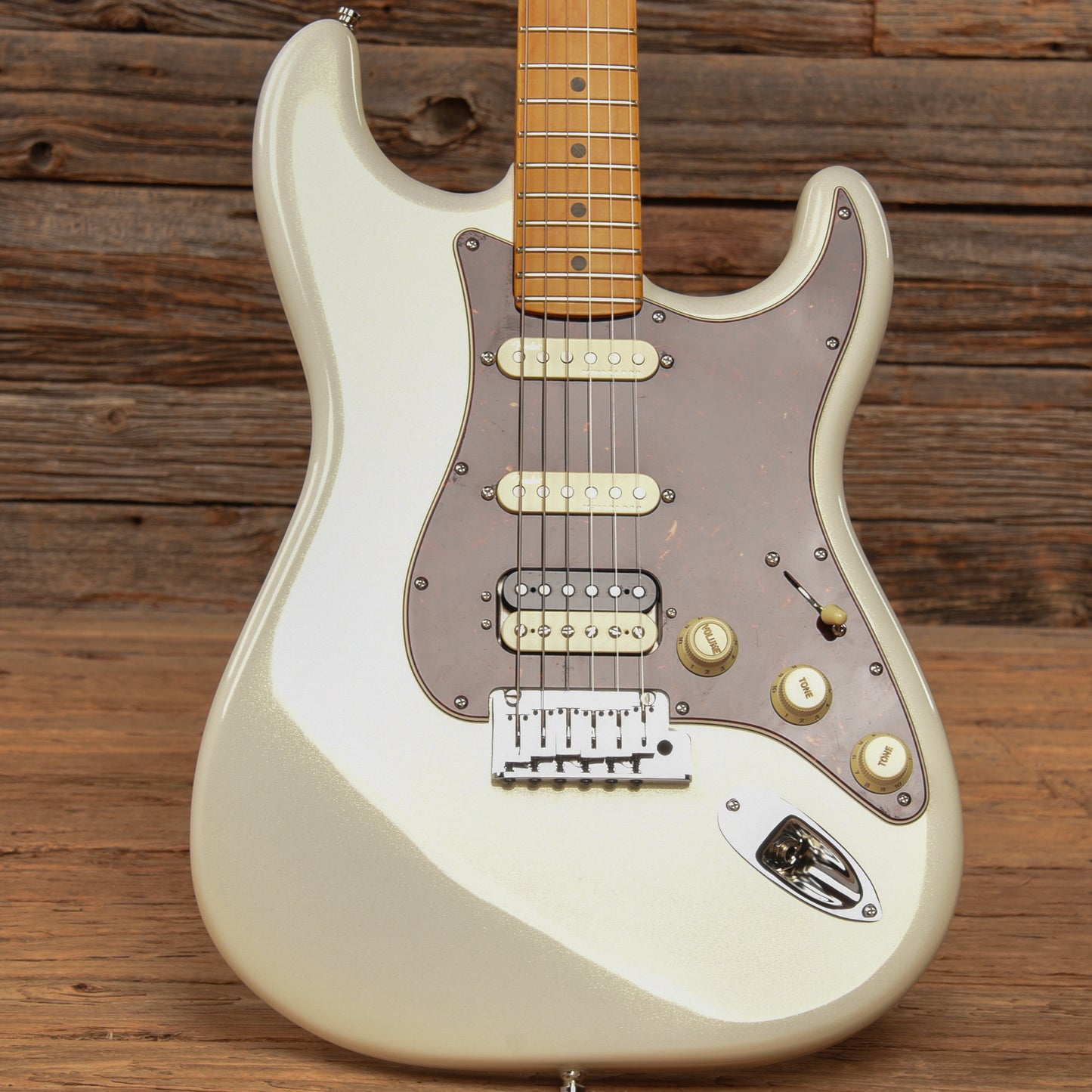 Fender American Ultra Stratocaster HSS Arctic Pearl 2019 Electric Guitars / Solid Body