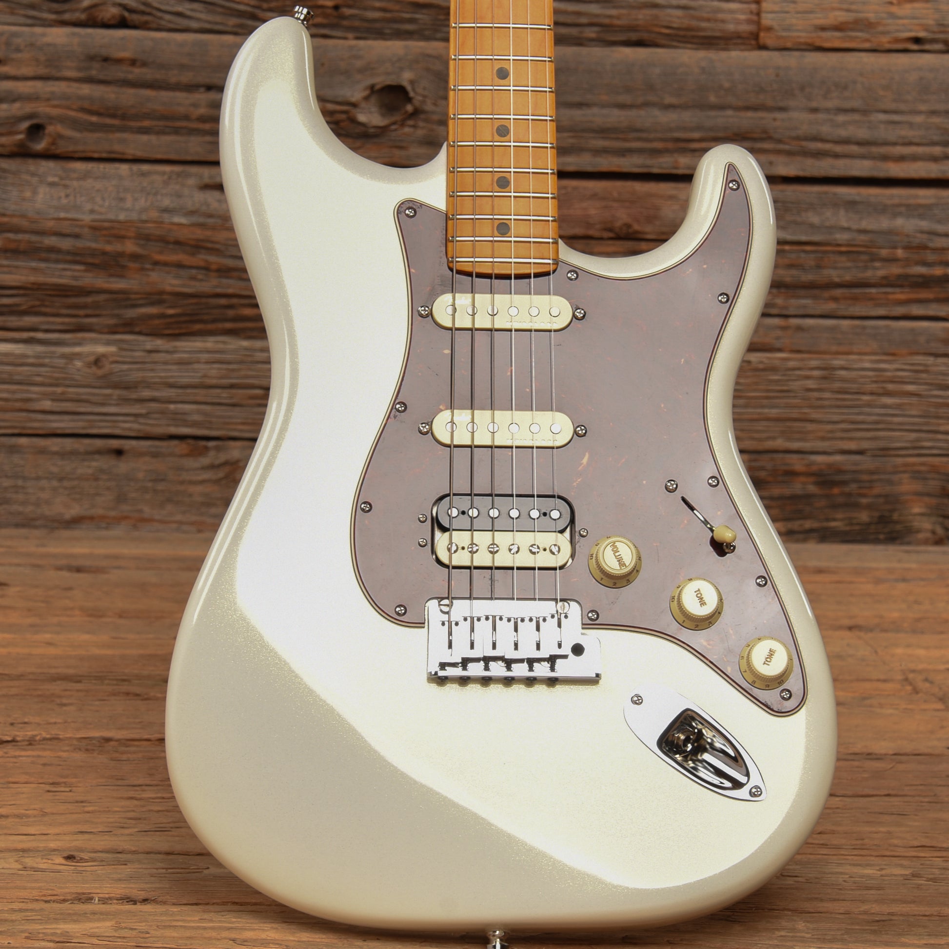 Fender American Ultra Stratocaster HSS Arctic Pearl 2019 Electric Guitars / Solid Body