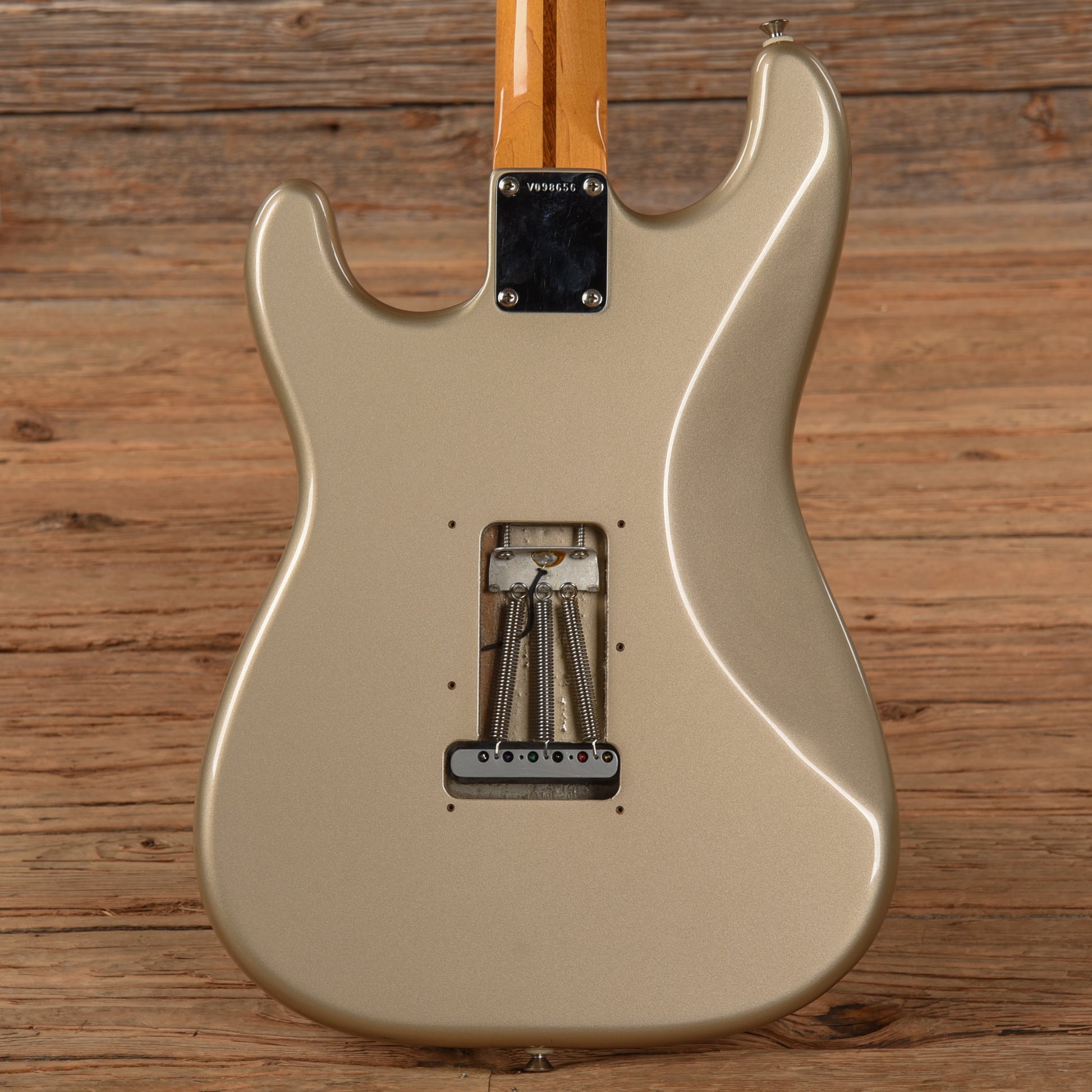 Fender American Vintage 57 Stratocaster Shoreline Gold 1997 Electric Guitars / Solid Body